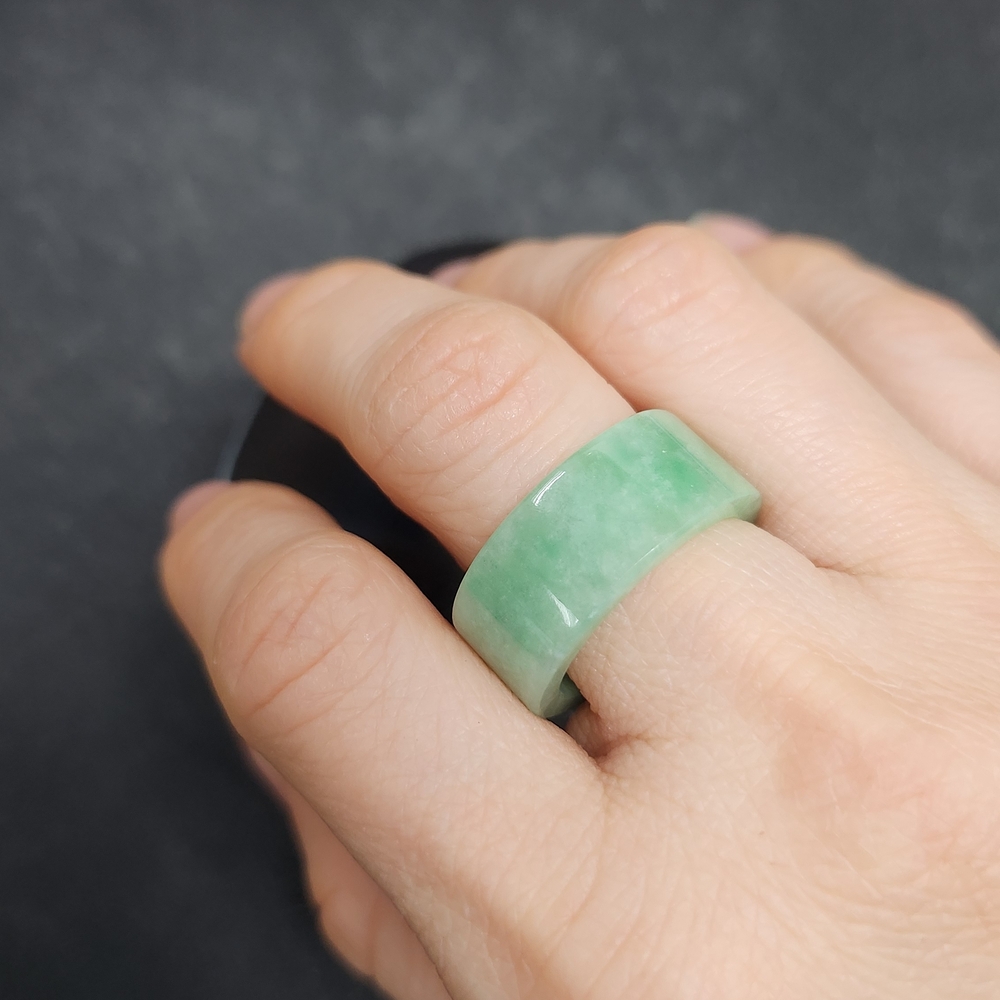 Elegant Myanmar Green Jade Women's Ring